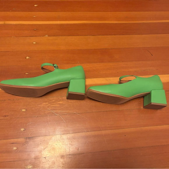 INTENTIONALLY BLANK Christopher Mary Jane Green Heels - Picture 4 of 5
